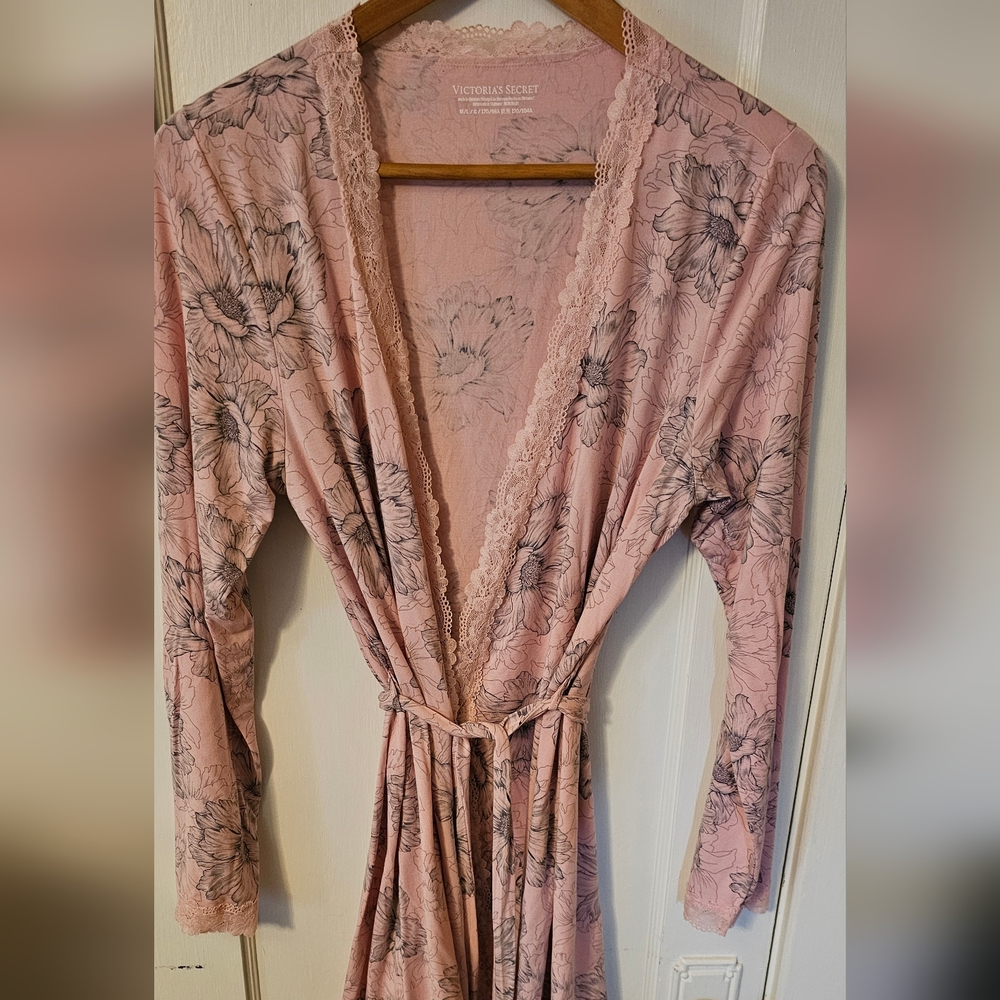 Victoria SECRET Pink Robe